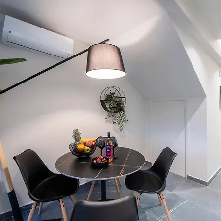 Santa Marina Luxury #2 With Pool Apartman