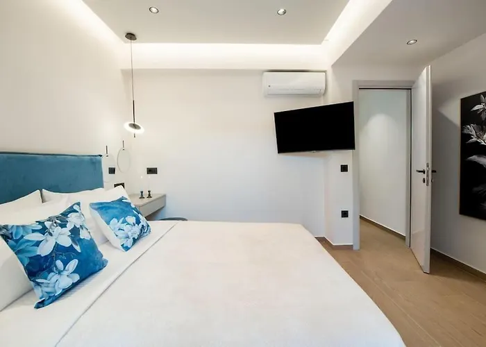 아파트 Santa Marina Luxury #2 With Pool Asgourou