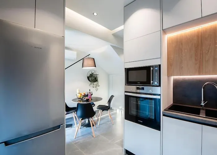 Santa Marina Luxury #2 With Pool 아파트